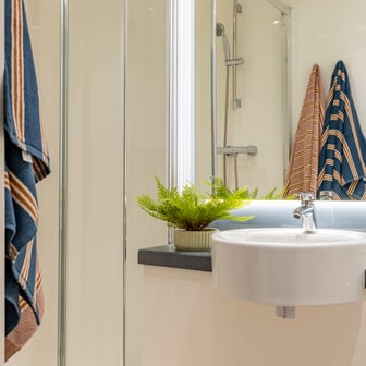 Classic En Suite - Image 5